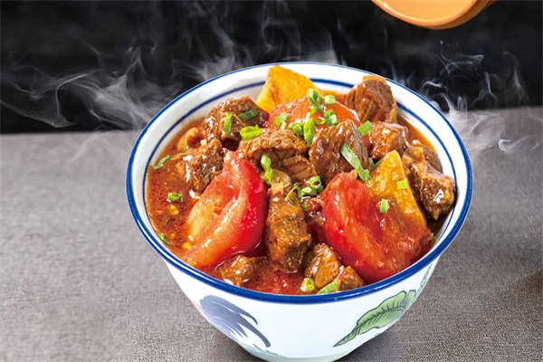 盖东来大块牛肉饭加盟费大概要多少?2025最新费用明细标准